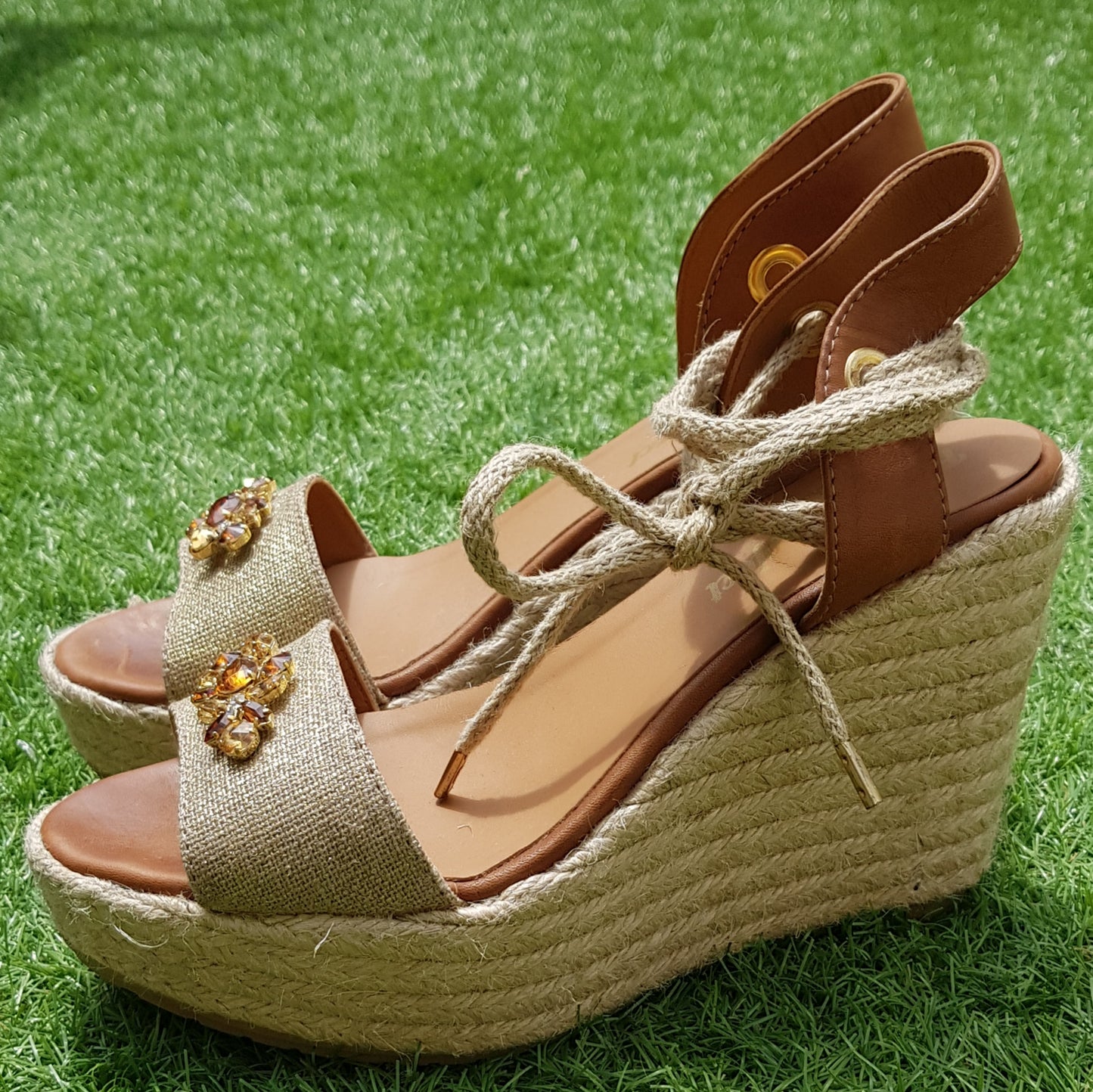 Sandália Florence Gold Canvas + Jewel